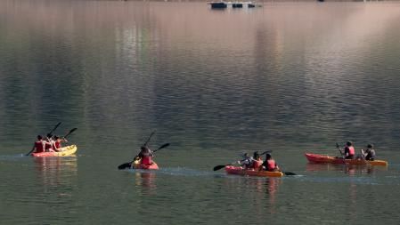Deportes acuáticos en el pantano de Sau.