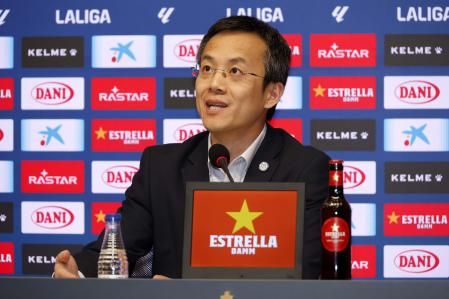 El consejero delegado del Espanyol, Mao Ye, en el auditorio Juan Segura Palomares.