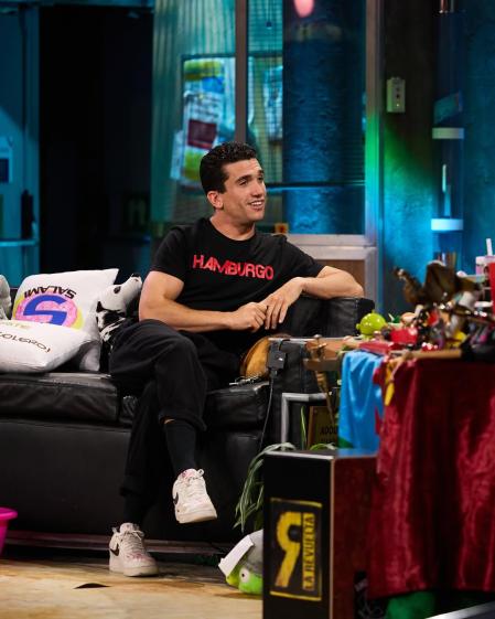 Jaime Lorente, en 'La Revuelta' de David Broncano.