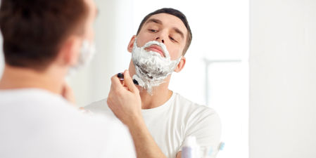 El bello facial o la ausencia de él es un símbolo de estatus.