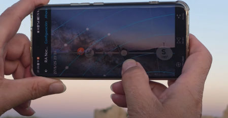 Photopills te pone por dónde saldrá la Vía Láctea mediante una capa de realidad aumentada.