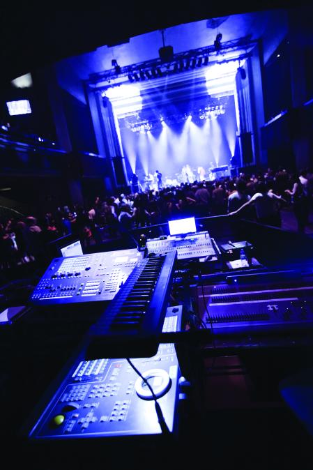 La colaboración entre la escuela y Primavera Pro permite a los alumnos grabar, producir y editar los contenidos del evento