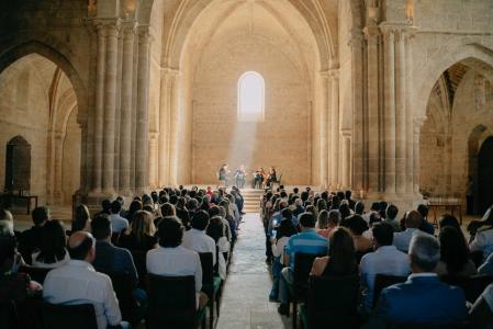 La Abadía Retuerta albergará unos conciertos uno en su propia iglesia de Santa María de Retuerta y un segundo en su claustro.