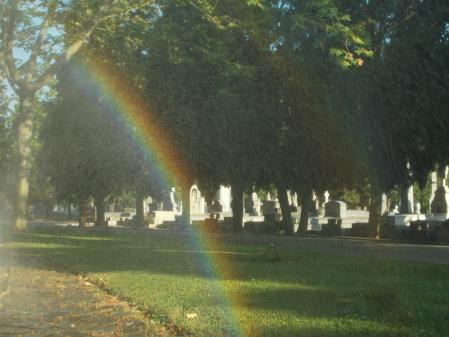 Arco iris en el cementerio de la Almudena.