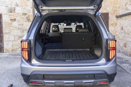 El espacioso habitáculo del Torres EVX cuenta con un volumen de maletero hasta el techo de 839 litros, ampliables a un máximo de 1.662 litros&nbsp;