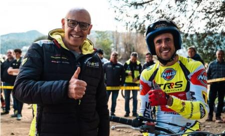 Jordi Tarrés, junto a Adam Raga cuando era piloto de su equipo