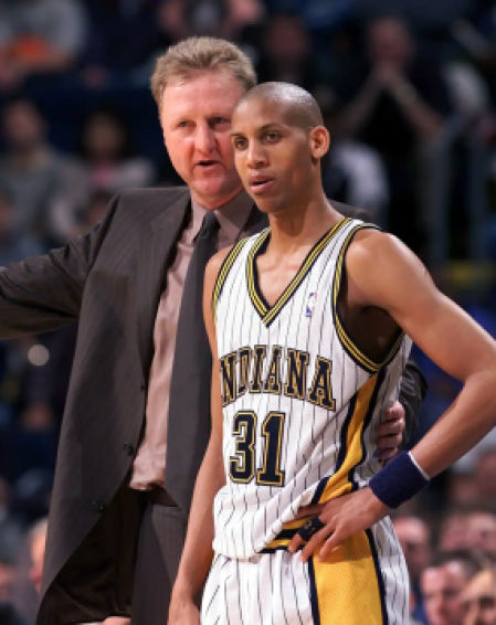 Larry Bird, junto a Reggie mIller en 1998.