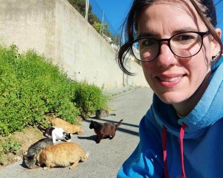 Laura Ramón ayuda a las gatas gestantes en su proceso de embarazo.&nbsp;