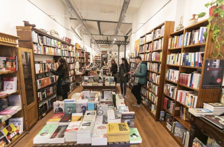 La librería Obaga fundada por Carol y Dioniso Porta