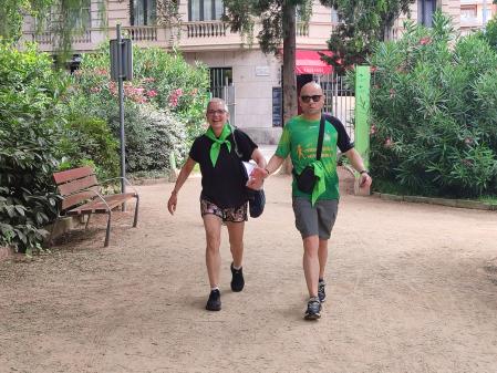 Participantes de Barnatresc llegando al punto de avituallamiento.