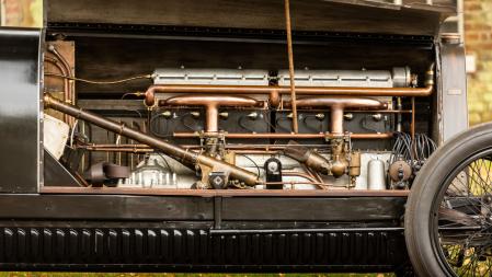 El Bugatti de hace más de un siglo que es una joya del motor y cuesta más de un millón.