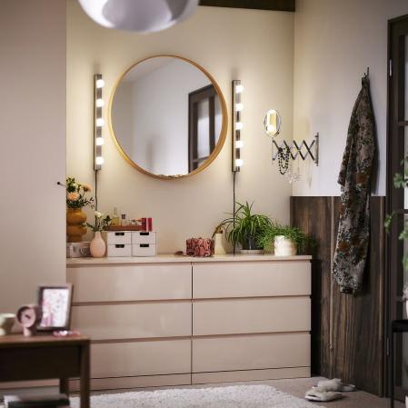 Cómoda MALM naranja claro con brillo de IKEA