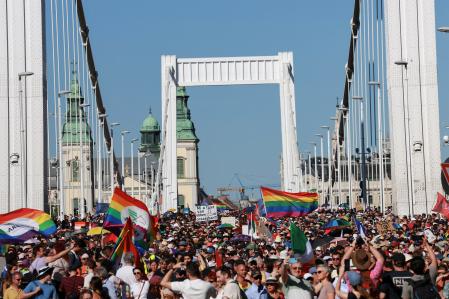 People cross the Elisabeth Bridge during the Budapest Pride March in Budapest, Hungary, June 28, 2025. REUTERS/Bernadett Szabo