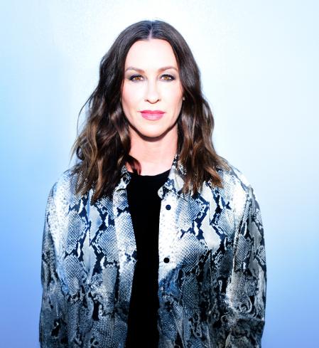Alanis Morissette, una de las grandes protagonistas del Festival Cruïlla 2025, actuará en el Parc del Fòrum en una edición que celebra quince años de historia