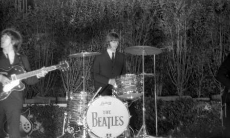 Instantánea tomada momentos antes de interpretar 'Twist and shout'