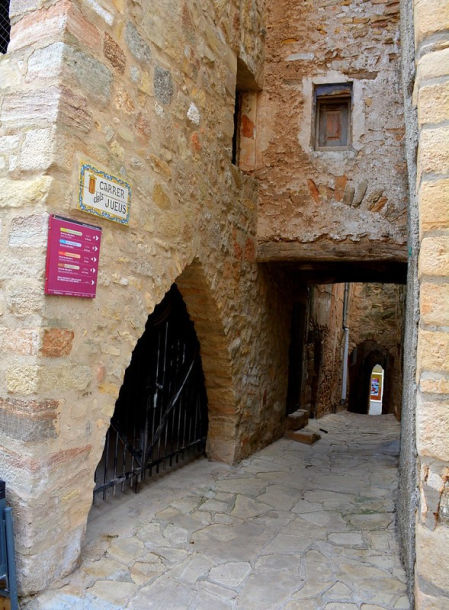 Calle de los judíos en el barrio del Call o Jueria de Serral.