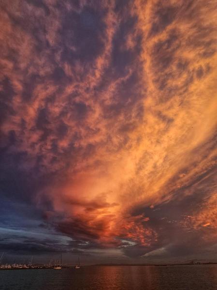 Atardecer estival en Roses.