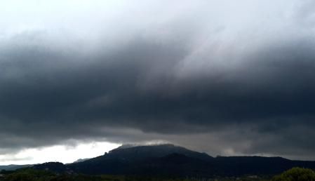 Sombrero de nubes en Sant Llorenç del Munt.