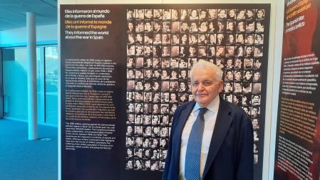 El catedrático de Periodismo Bernardo Díaz Nosty es el comisario de la muestra en la sede de la Unesco y autor de un libro sobre el que se basa la exposición.