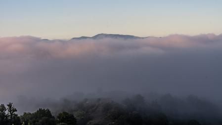 Niebla en el paisaje de Sant Pere de Torelló.