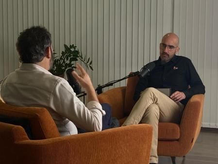 Además, a través del Be-skiller podcast, también comparten experiencia y conocimientos relacionados con el aprendizaje y el futuro del trabajo