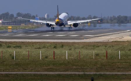 Pista de aterrizaje en el aeropuerto de Barcelona