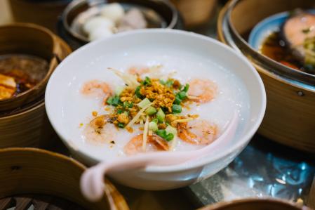 La nutricionista recomienda cenar temprano y de forma ligera