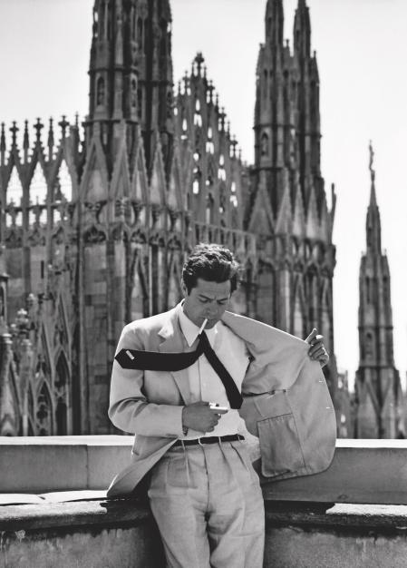 Marcello Mastroianni, sinónimo del tipo del estilo 'dolce vita', en Milán, 1960. 