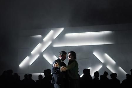 La escenografía dinámica de Playmodes está presenta en la mayor parte de l pieza