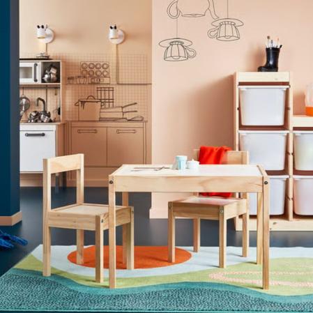Mesa para niños con dos sillas LÄTT