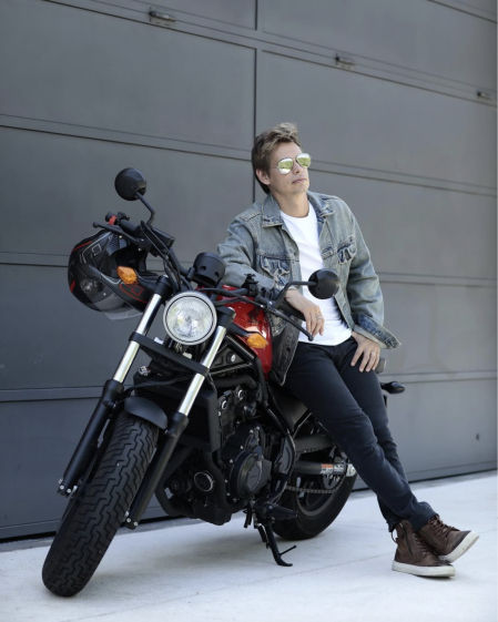 Carlos Baute es un gran aficionado a las motos