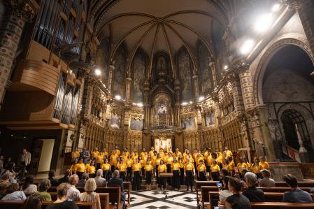 El World Youth Choir dirigido por Daniel Reuss interpretó este lunes en la Abadia de Montserrat diversas piezas