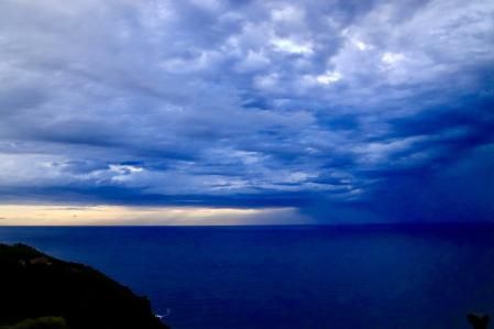 Día de tormenta en el mar, visto desde el Far de Sant Sebastià.