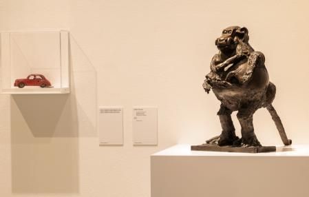 La guenon et son petit (1951), ecsultura para cuya cabeza utilizó un coche de juguete de su hijo Claude&nbsp;