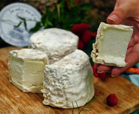 El queso Oceñigo es de pasta blanda, con coagulación ácido-láctica y 30 días de maduración