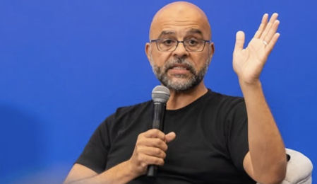 El exdirectivo de Google X estima que en apenas unas décadas la inteligencia artificial superará al ser humano