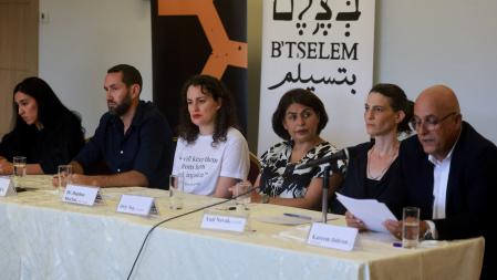 Grupos israelíes de derechos humanos celebran una rueda de prensa para presentar un informe en el que denuncian que Israel está cometiendo un genocidio en Gaza&nbsp;