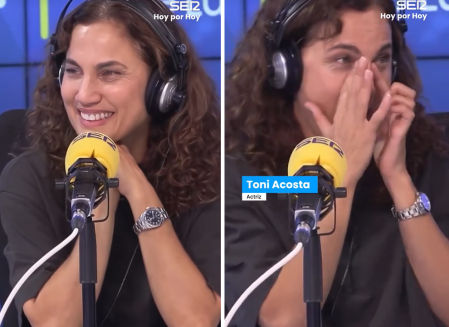 José Luis Sastre lee el epitafio de la “muerte” de Toni Acosta.