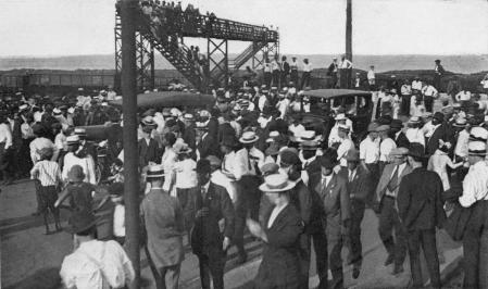 Inicios de los disturbios raciales de Chicago tras el ahogamiento de Eugene Williams el 27 de julio de 1919