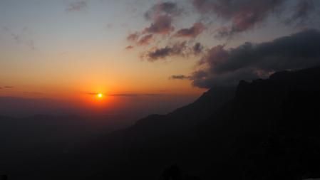 Puesta de sol en las montañas Usambara.