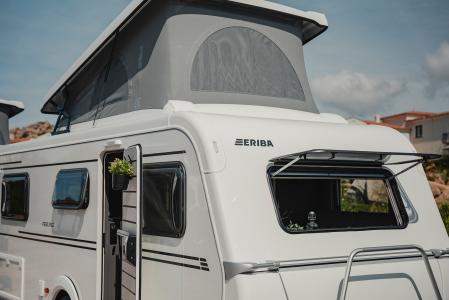 La Eriba Feeling tiene un techo elevable, algo que no es muy habitual en las caravanas&nbsp;