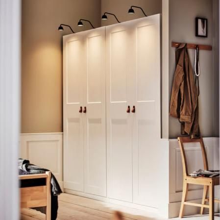 Iluminación de armario negro TVÄRDRAG de IKEA