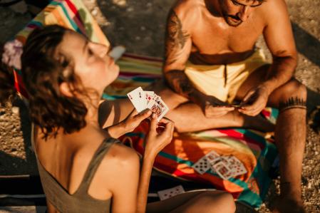 Los mejores juegos para entretenerte en la playa o en la piscina