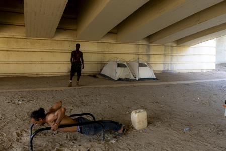 Estos días los puentes proporcionan una sombre muy valiosa