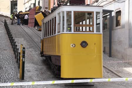 En el primer plano la segunda cabina que no resultó dañada&nbsp;