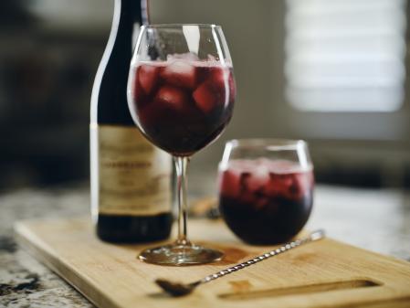Lo ideal es tomar los tintos entre 14 y 18 grados, dependiendo de si es joven o tiene más crianza