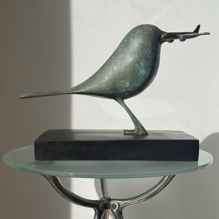 'Sustain', 2025, bronce