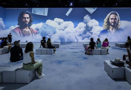 Los dos genios del Renacimiento defienden sus respectivas maneras de entender el arte ante el visitante