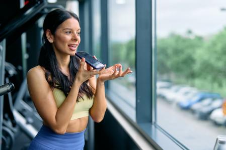El peligro de hablar por teléfono en el gimnasio es que se acaba olvidando dónde estamos