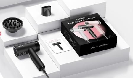 Cuenta con dos boquillas magnéticas súper prácticas